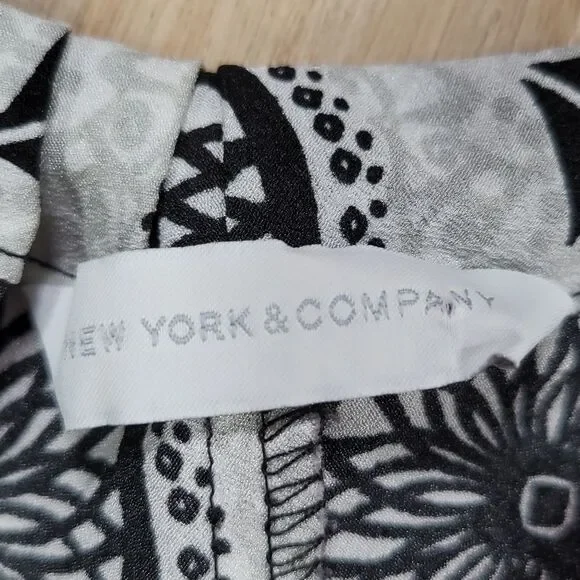🔺️New York & Co Black & White High Neck Sleeveless Halter Top Large - Picture 8 of 11